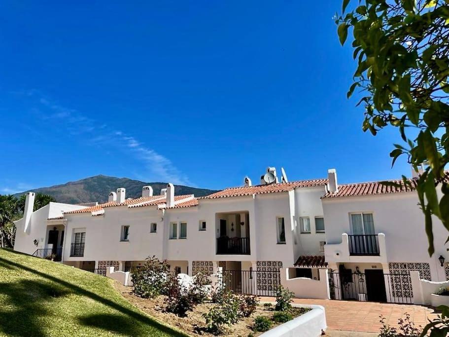 Hermosa Casita De Pueblo Con Piscina En Бенахавис Экстерьер фото